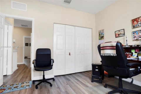 Купить таунхаус в Майами, Флорида 5 спален, 214.79м2, № 2009532 - фото 23