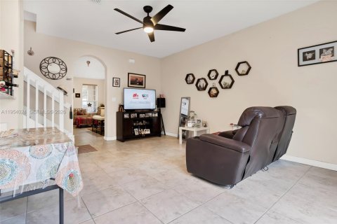 Купить таунхаус в Майами, Флорида 5 спален, 214.79м2, № 2009532 - фото 10