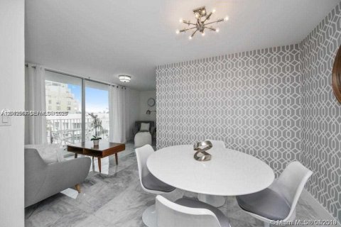 Condo in Miami Beach, Florida, 1 bedroom  № 2145941 - photo 5