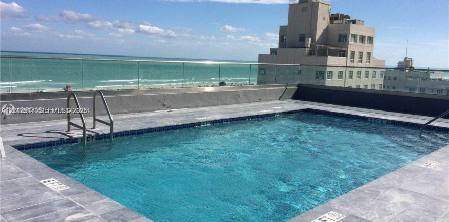 Condo in Miami Beach, Florida, 1 bedroom  № 2145941