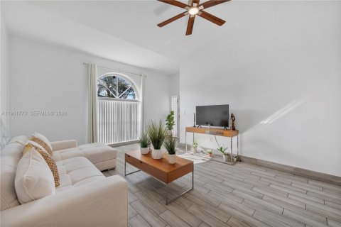 Купить виллу или дом в Майами, Флорида 2 спальни, 120.4м2, № 2026274 - фото 11