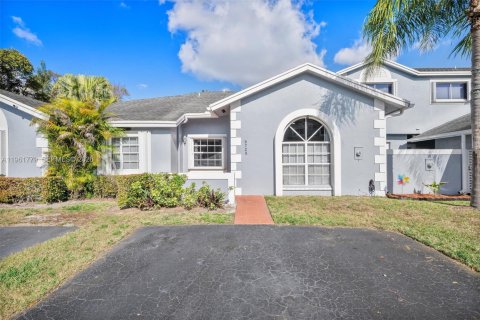 Дом в Майами, Флорида 2 спальни, 120.4м2 № 2026274