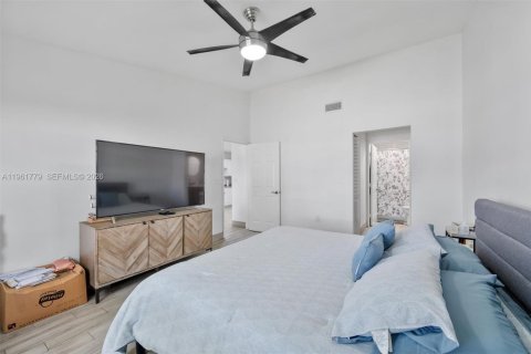 Купить виллу или дом в Майами, Флорида 2 спальни, 120.4м2, № 2026274 - фото 15