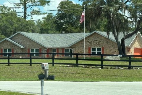 House in Ocala, Florida 3 bedrooms, 195.75 sq.m. № 1844408 - photo 1