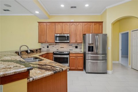 House in Lake Mary, Florida 4 bedrooms, 240.06 sq.m. № 1846454 - photo 11