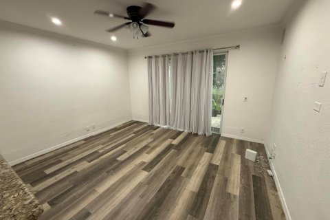 House in Coconut Creek, Florida 4 bedrooms, 192.12 sq.m. № 2321828 - photo 8
