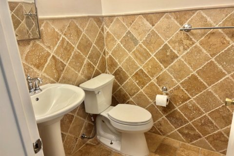 House in Coconut Creek, Florida 4 bedrooms, 192.12 sq.m. № 2321828 - photo 9