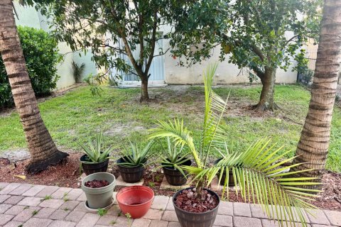 House in Coconut Creek, Florida 4 bedrooms, 192.12 sq.m. № 2321828 - photo 30