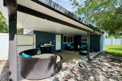 House in Tampa, Florida 3 bedrooms, 130.43 sq.m. № 2230846 - photo 18