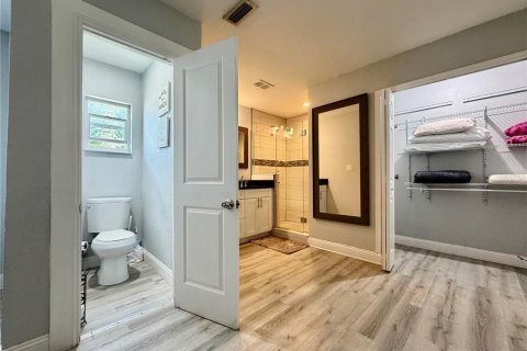 House in Tampa, Florida 3 bedrooms, 130.43 sq.m. № 2230846 - photo 15
