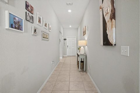 House in New Port Richey, Florida 3 bedrooms, 145.02 sq.m. № 2221936 - photo 6