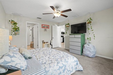 House in New Port Richey, Florida 3 bedrooms, 145.02 sq.m. № 2221936 - photo 24