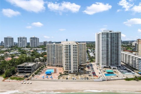 Condo in Hallandale Beach, Florida, 1 bedroom  № 2178774 - photo 28