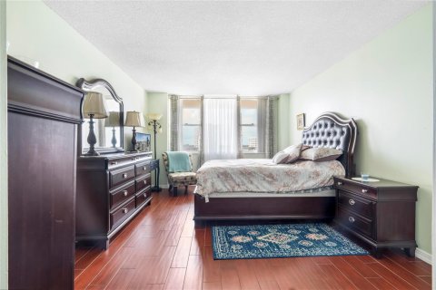 Condo in Hallandale Beach, Florida, 1 bedroom  № 2178774 - photo 11