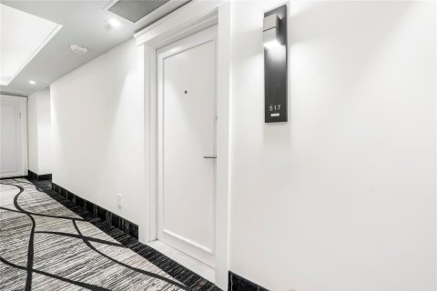 Condo in Hallandale Beach, Florida, 1 bedroom  № 2178774 - photo 17