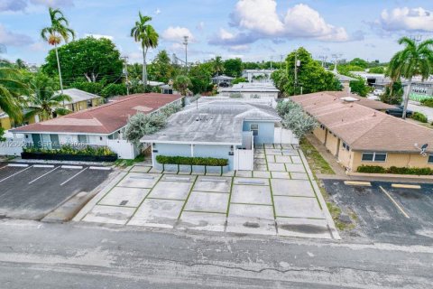 Villa ou maison à louer à Fort Lauderdale, Floride: 45.52 m2 № 2286382 - photo 11