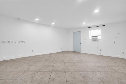Villa ou maison à louer à Fort Lauderdale, Floride: 45.52 m2 № 2286382 - photo 15