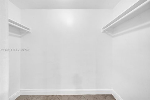 Villa ou maison à louer à Fort Lauderdale, Floride: 45.52 m2 № 2286382 - photo 8