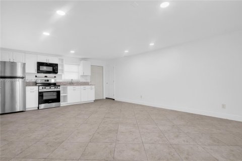 Villa ou maison à louer à Fort Lauderdale, Floride: 45.52 m2 № 2286382 - photo 14
