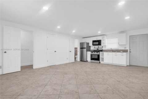 Villa ou maison à louer à Fort Lauderdale, Floride: 45.52 m2 № 2286382 - photo 13