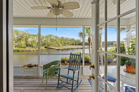 Villa ou maison à vendre à Weeki Wachee, Floride: 2 chambres, 107.77 m2 № 2310452 - photo 6