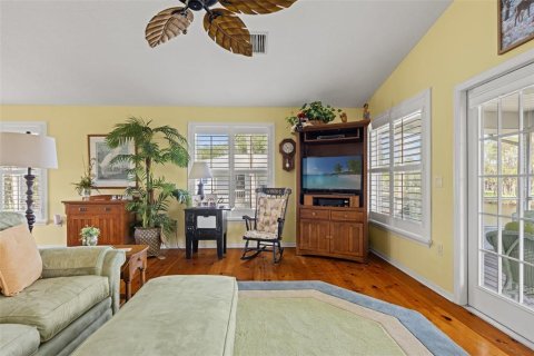 Villa ou maison à vendre à Weeki Wachee, Floride: 2 chambres, 107.77 m2 № 2310452 - photo 8