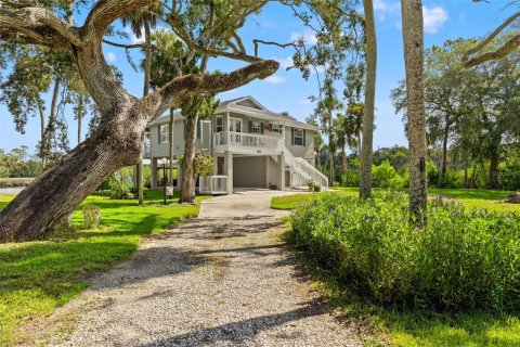 Villa ou maison à vendre à Weeki Wachee, Floride: 2 chambres, 107.77 m2 № 2310452 - photo 3