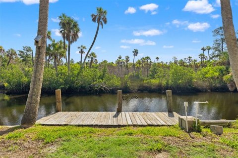 Villa ou maison à vendre à Weeki Wachee, Floride: 2 chambres, 107.77 m2 № 2310452 - photo 29