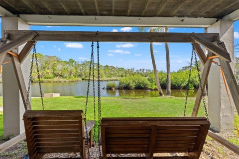 Villa ou maison à vendre à Weeki Wachee, Floride: 2 chambres, 107.77 m2 № 2310452 - photo 28