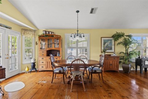 Villa ou maison à vendre à Weeki Wachee, Floride: 2 chambres, 107.77 m2 № 2310452 - photo 13