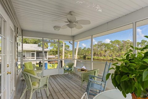 Villa ou maison à vendre à Weeki Wachee, Floride: 2 chambres, 107.77 m2 № 2310452 - photo 5