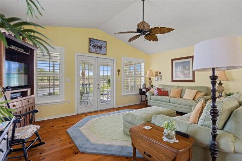 Villa ou maison à vendre à Weeki Wachee, Floride: 2 chambres, 107.77 m2 № 2310452 - photo 9