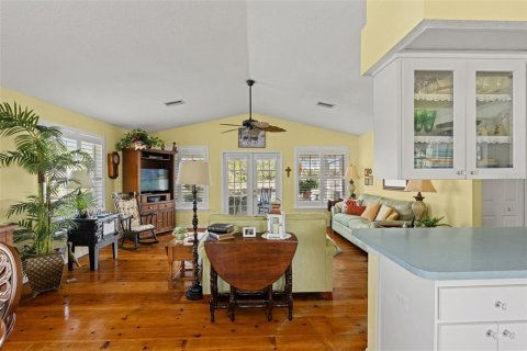 Villa ou maison à vendre à Weeki Wachee, Floride: 2 chambres, 107.77 m2 № 2310452 - photo 10