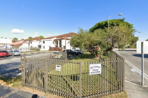 Condo in Miami, Florida, 2 bedrooms  № 1964227 - photo 1