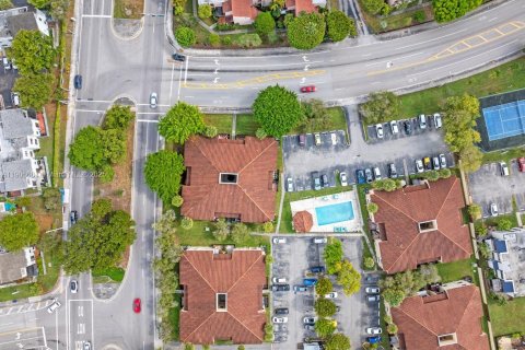 Condo in Miami, Florida, 2 bedrooms  № 1964227 - photo 5