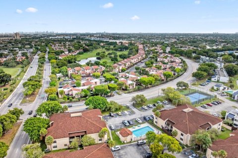 Condo in Miami, Florida, 2 bedrooms  № 1964227 - photo 4