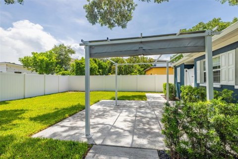 House in Tampa, Florida 3 bedrooms, 85.93 sq.m. № 1835887 - photo 24
