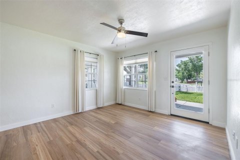 House in Tampa, Florida 3 bedrooms, 85.93 sq.m. № 1835887 - photo 13
