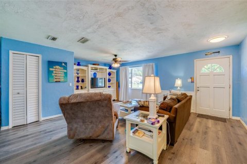 Villa ou maison à vendre à Daytona Beach, Floride: 3 chambres, 131.55 m2 № 2354828 - photo 4