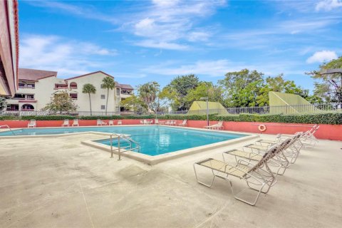 Condo in Miami, Florida, 2 bedrooms  № 1781624 - photo 19