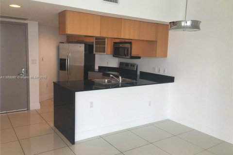 Copropriété à louer à Miami, Floride: 2 chambres, 97.36 m2 № 1981660 - photo 3