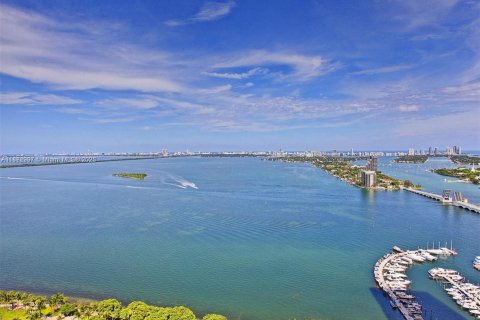 Copropriété à louer à Miami, Floride: 2 chambres, 97.36 m2 № 1981660 - photo 2