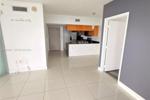Condo in Miami, Florida, 2 bedrooms № 1981660 - photo 13