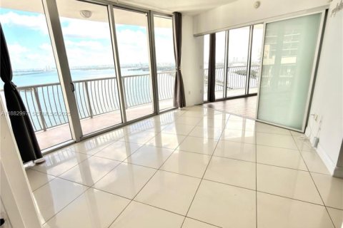 Condo in Miami, Florida, 2 bedrooms № 1981660 - photo 12