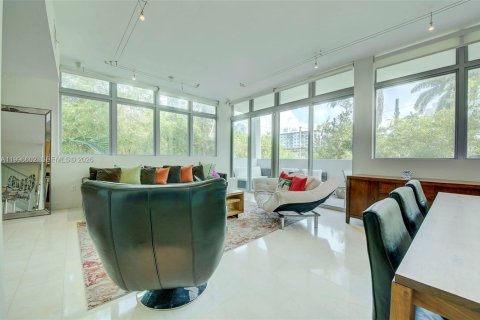 Снять в аренду таунхаус в Майами-Бич, Флорида 2 спальни, 124.95м2, № 2058995 - фото 4