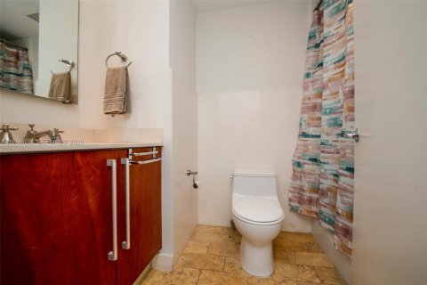 Снять в аренду таунхаус в Майами-Бич, Флорида 2 спальни, 124.95м2, № 2058995 - фото 17