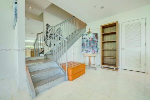 Снять в аренду таунхаус в Майами-Бич, Флорида 2 спальни, 124.95м2, № 2058995 - фото 12