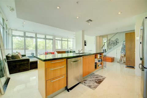 Снять в аренду таунхаус в Майами-Бич, Флорида 2 спальни, 124.95м2, № 2058995 - фото 9