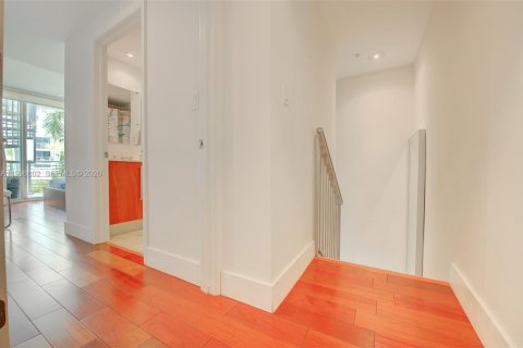 Снять в аренду таунхаус в Майами-Бич, Флорида 2 спальни, 124.95м2, № 2058995 - фото 14