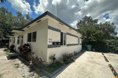 Commercial property in Miami, Florida 128.02 sq.m. № 1957564 - photo 3